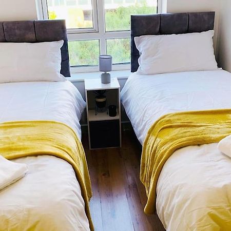 2 Bed Apartment With Free Parking Chelmsford Ngoại thất bức ảnh