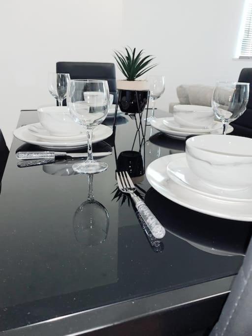 2 Bed Apartment With Free Parking Chelmsford Ngoại thất bức ảnh