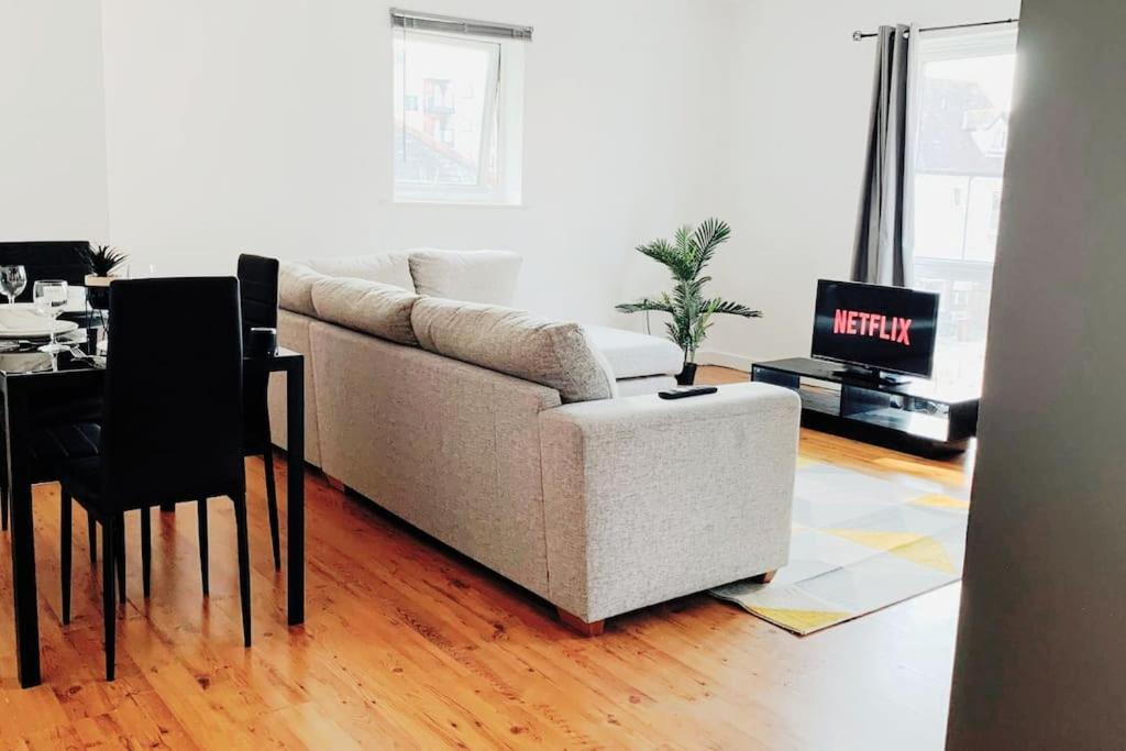 2 Bed Apartment With Free Parking Chelmsford Ngoại thất bức ảnh